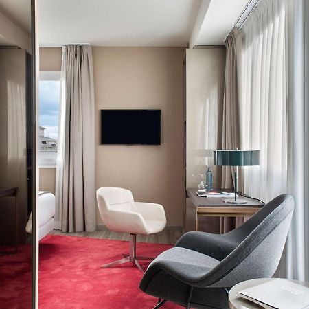เอ็นเอช คอลเลคชัน มาดริด ซูเอเซีย Hotel ภายนอก รูปภาพ A room at the hotel