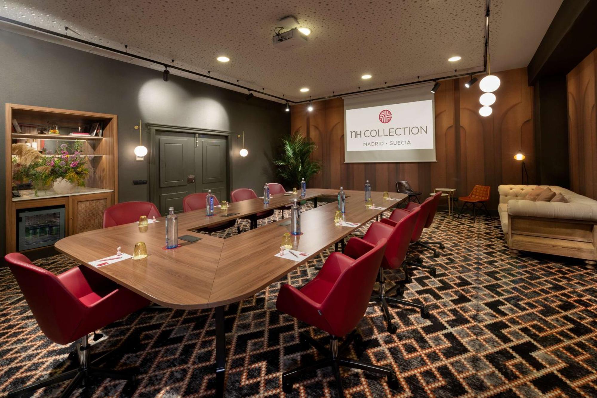 เอ็นเอช คอลเลคชัน มาดริด ซูเอเซีย Hotel ภายนอก รูปภาพ Meeting room at the hotel
