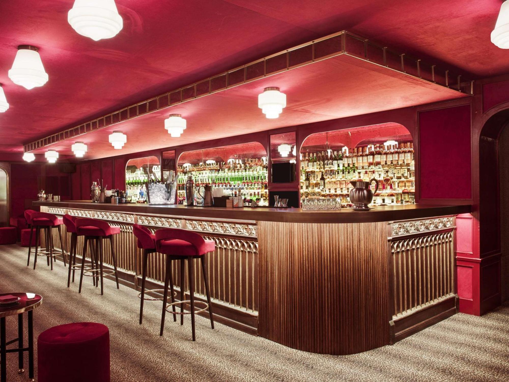 เอ็นเอช คอลเลคชัน มาดริด ซูเอเซีย Hotel ภายนอก รูปภาพ The bar at the 2012 London Film Festival