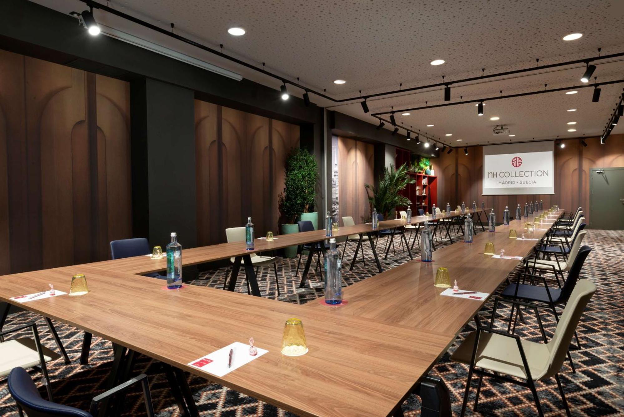 เอ็นเอช คอลเลคชัน มาดริด ซูเอเซีย Hotel ภายนอก รูปภาพ Meeting room