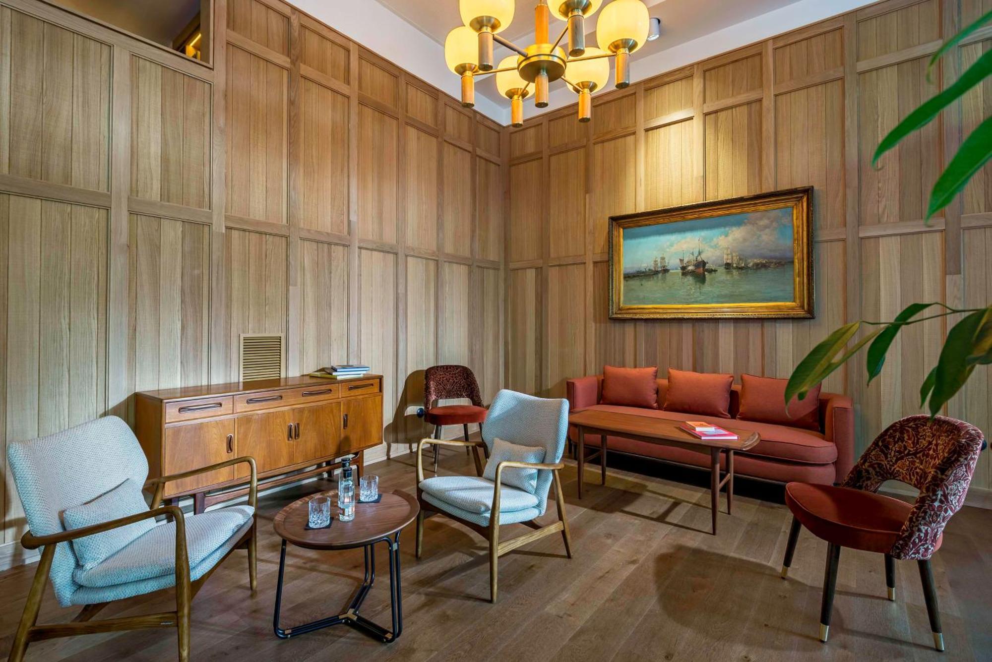 เอ็นเอช คอลเลคชัน มาดริด ซูเอเซีย Hotel ภายนอก รูปภาพ The interior of the hotel