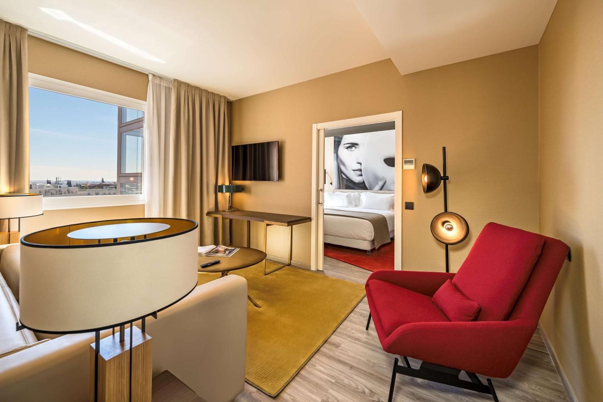 เอ็นเอช คอลเลคชัน มาดริด ซูเอเซีย Hotel ภายนอก รูปภาพ Suite