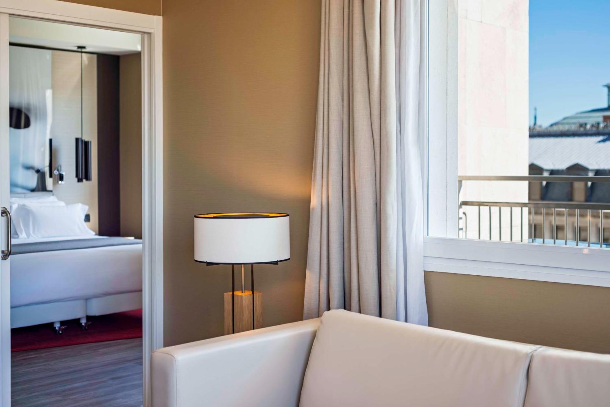 เอ็นเอช คอลเลคชัน มาดริด ซูเอเซีย Hotel ภายนอก รูปภาพ Suite